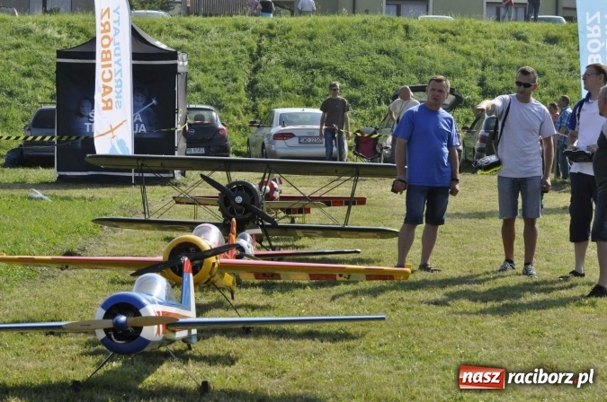 Zdjęcie w galerii na portalu naszraciborz.pl: Air Show nad Ulgą. Z planu filmowego Dywizjon 303 nad raciborskie niebo wiadomości z regionu