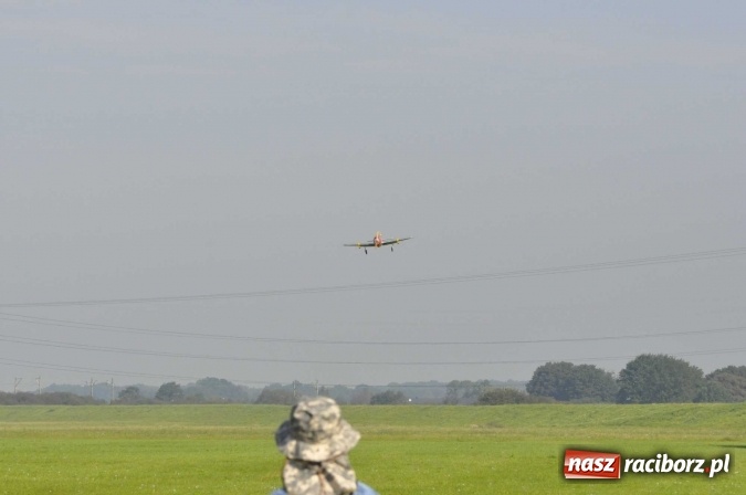 Zdjęcie w galerii na portalu naszraciborz.pl: Air Show nad Ulgą. Z planu filmowego Dywizjon 303 nad raciborskie niebo wiadomości z regionu