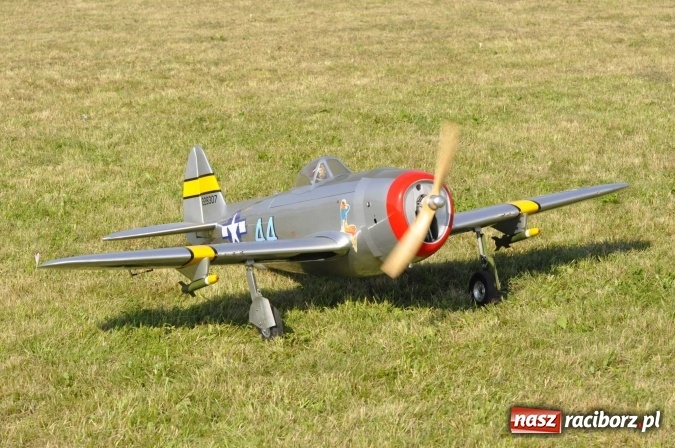 Zdjęcie w galerii na portalu naszraciborz.pl: Air Show nad Ulgą. Z planu filmowego Dywizjon 303 nad raciborskie niebo wiadomości z regionu