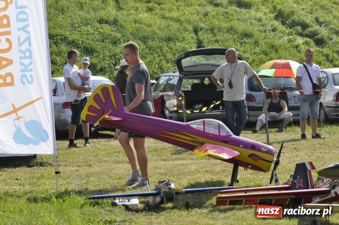 Zdjęcie w galerii na portalu naszraciborz.pl: Air Show nad Ulgą. Z planu filmowego Dywizjon 303 nad raciborskie niebo wiadomości z regionu