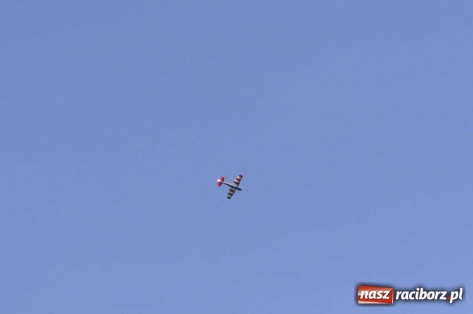 Zdjęcie w galerii na portalu naszraciborz.pl: Air Show nad Ulgą. Z planu filmowego Dywizjon 303 nad raciborskie niebo wiadomości z regionu
