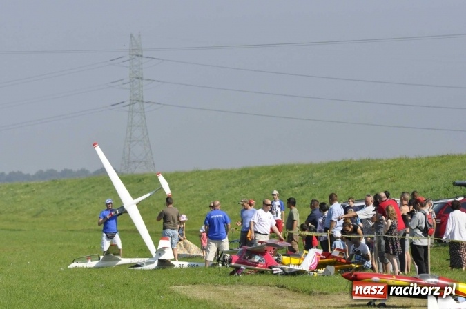 Zdjęcie w galerii na portalu naszraciborz.pl: Air Show nad Ulgą. Z planu filmowego Dywizjon 303 nad raciborskie niebo wiadomości z regionu