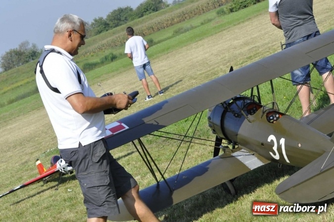 Zdjęcie w galerii na portalu naszraciborz.pl: Air Show nad Ulgą. Z planu filmowego Dywizjon 303 nad raciborskie niebo wiadomości z regionu