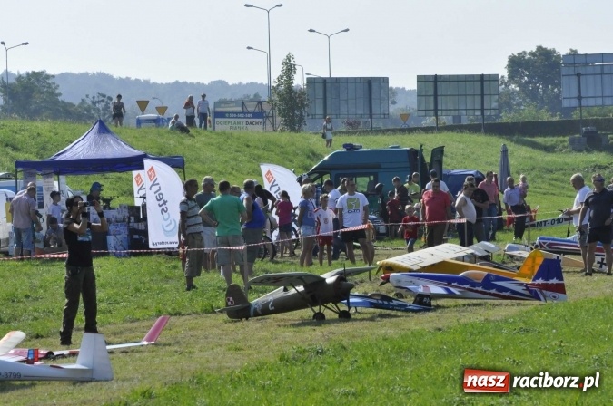Zdjęcie w galerii na portalu naszraciborz.pl: Air Show nad Ulgą. Z planu filmowego Dywizjon 303 nad raciborskie niebo wiadomości z regionu