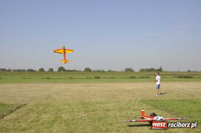 Zdjęcie w galerii na portalu naszraciborz.pl: Air Show nad Ulgą. Z planu filmowego Dywizjon 303 nad raciborskie niebo wiadomości z regionu