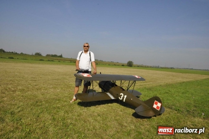 Zdjęcie w galerii na portalu naszraciborz.pl: Air Show nad Ulgą. Z planu filmowego Dywizjon 303 nad raciborskie niebo wiadomości z regionu