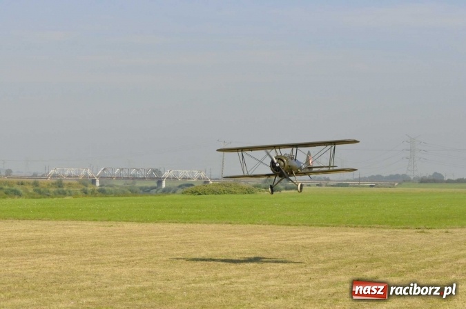Zdjęcie w galerii na portalu naszraciborz.pl: Air Show nad Ulgą. Z planu filmowego Dywizjon 303 nad raciborskie niebo wiadomości z regionu