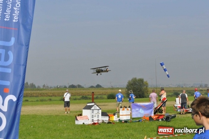 Zdjęcie w galerii na portalu naszraciborz.pl: Air Show nad Ulgą. Z planu filmowego Dywizjon 303 nad raciborskie niebo wiadomości z regionu