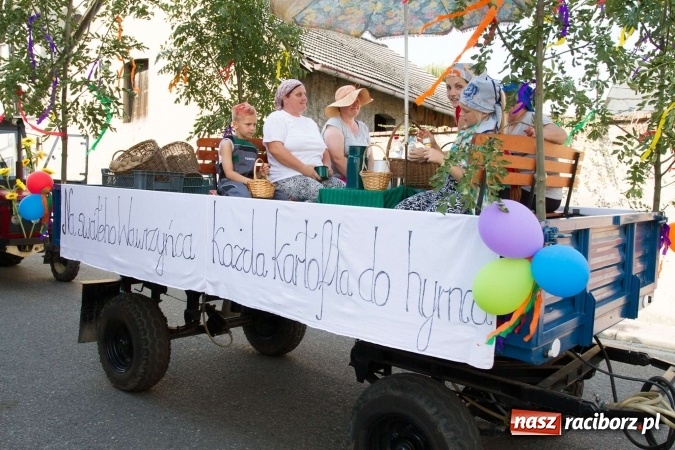 Zdjęcie w galerii na portalu naszraciborz.pl: Dożynki 2016. W Krzanowicach nie odpuścili i dożynki zrobili. W kolorowym korowodzie piękne dziewczęta i drogie maszyny wiadomości z regionu