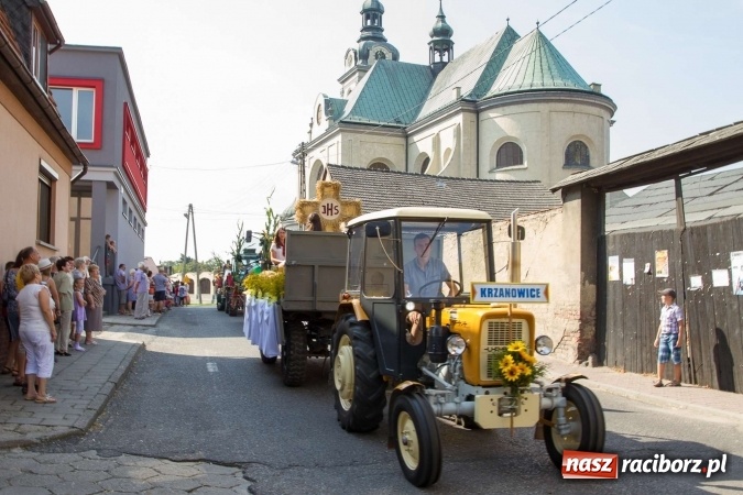 Zdjęcie w galerii na portalu naszraciborz.pl: Dożynki 2016. W Krzanowicach nie odpuścili i dożynki zrobili. W kolorowym korowodzie piękne dziewczęta i drogie maszyny wiadomości z regionu