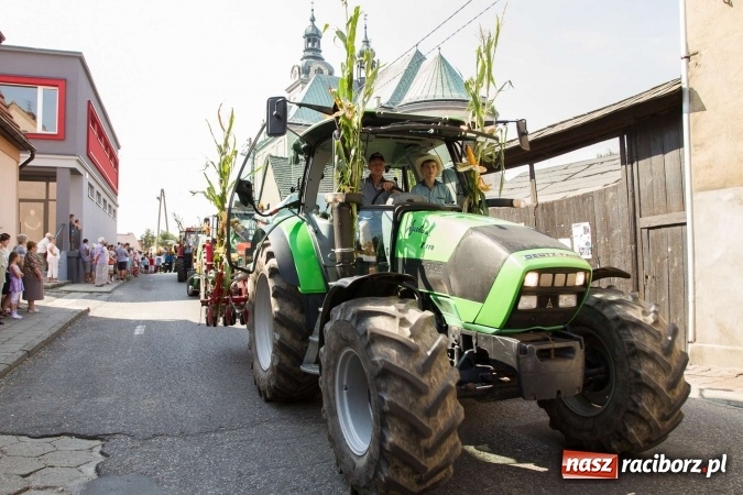 Zdjęcie w galerii na portalu naszraciborz.pl: Dożynki 2016. W Krzanowicach nie odpuścili i dożynki zrobili. W kolorowym korowodzie piękne dziewczęta i drogie maszyny wiadomości z regionu