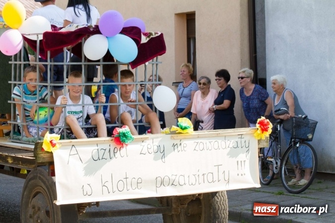 Zdjęcie w galerii na portalu naszraciborz.pl: Dożynki 2016. W Krzanowicach nie odpuścili i dożynki zrobili. W kolorowym korowodzie piękne dziewczęta i drogie maszyny wiadomości z regionu