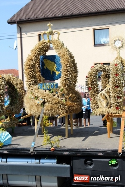 Zdjęcie w galerii na portalu naszraciborz.pl: Dożynki 2016. Korowód gigant w Kornowacu  wiadomości z regionu