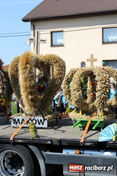Zdjęcie w galerii na portalu naszraciborz.pl: Dożynki 2016. Korowód gigant w Kornowacu  wiadomości z regionu