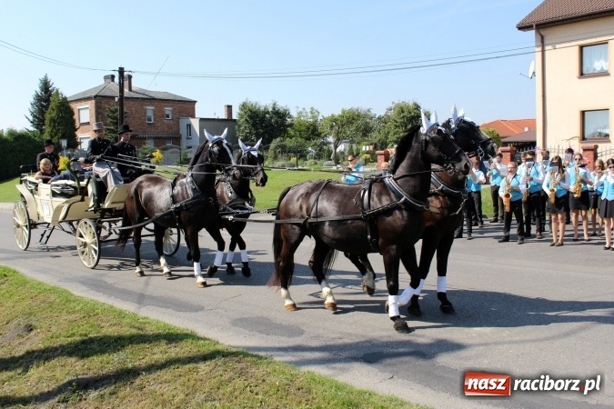 Zdjęcie w galerii na portalu naszraciborz.pl: Dożynki 2016. Korowód gigant w Kornowacu  wiadomości z regionu