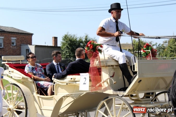 Zdjęcie w galerii na portalu naszraciborz.pl: Dożynki 2016. Korowód gigant w Kornowacu  wiadomości z regionu