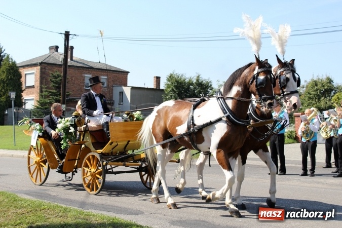 Zdjęcie w galerii na portalu naszraciborz.pl: Dożynki 2016. Korowód gigant w Kornowacu  wiadomości z regionu