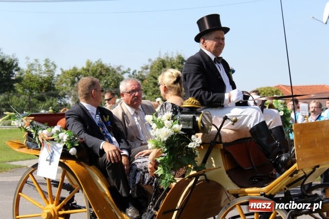 Zdjęcie w galerii na portalu naszraciborz.pl: Dożynki 2016. Korowód gigant w Kornowacu  wiadomości z regionu