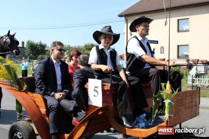 Zdjęcie w galerii na portalu naszraciborz.pl: Dożynki 2016. Korowód gigant w Kornowacu  wiadomości z regionu