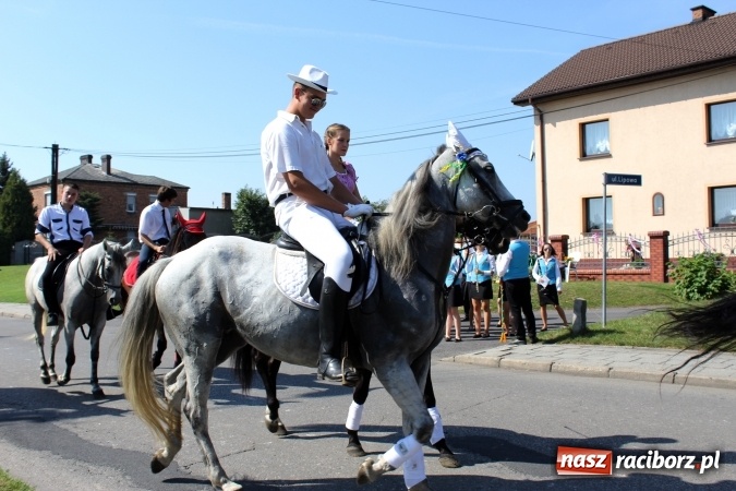 Zdjęcie w galerii na portalu naszraciborz.pl: Dożynki 2016. Korowód gigant w Kornowacu  wiadomości z regionu