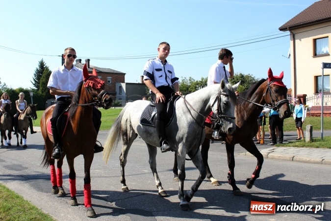 Zdjęcie w galerii na portalu naszraciborz.pl: Dożynki 2016. Korowód gigant w Kornowacu  wiadomości z regionu