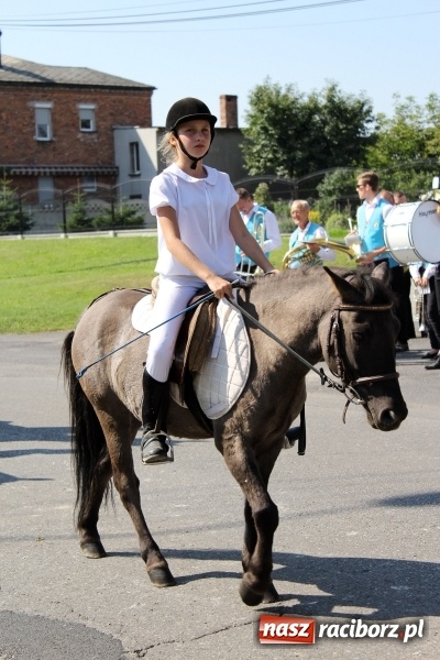 Zdjęcie w galerii na portalu naszraciborz.pl: Dożynki 2016. Korowód gigant w Kornowacu  wiadomości z regionu