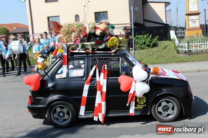 Zdjęcie w galerii na portalu naszraciborz.pl: Dożynki 2016. Korowód gigant w Kornowacu  wiadomości z regionu