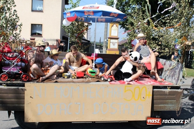 Zdjęcie w galerii na portalu naszraciborz.pl: Dożynki 2016. Korowód gigant w Kornowacu  wiadomości z regionu