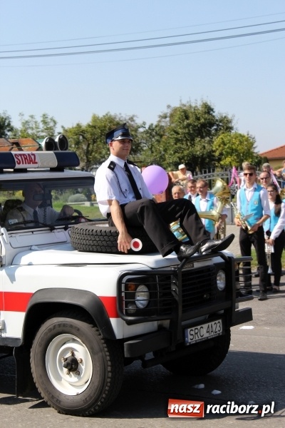 Zdjęcie w galerii na portalu naszraciborz.pl: Dożynki 2016. Korowód gigant w Kornowacu  wiadomości z regionu
