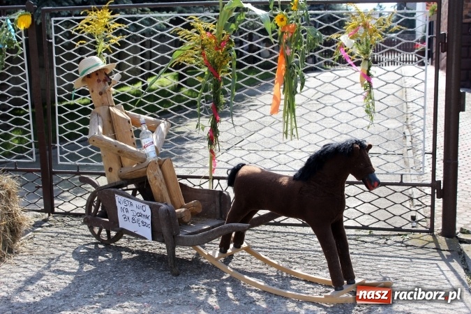 Zdjęcie w galerii na portalu naszraciborz.pl: Dożynki 2016. Korowód gigant w Kornowacu  wiadomości z regionu