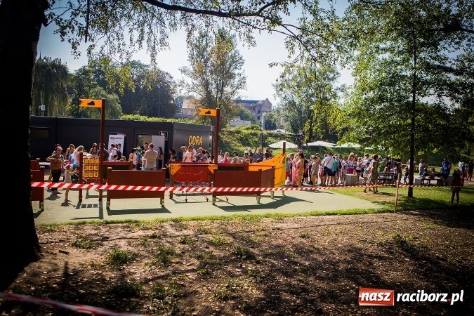 Zdjęcie w galerii na portalu naszraciborz.pl: IV Bajkowy Park. Zapełniliśmy bulwary z plażą. Dziękujemy serdecznie za wspólną zabawę wiadomości z regionu
