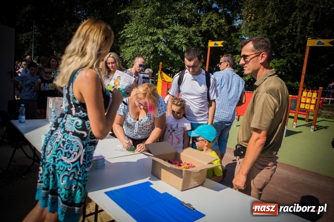 Zdjęcie w galerii na portalu naszraciborz.pl: IV Bajkowy Park. Zapełniliśmy bulwary z plażą. Dziękujemy serdecznie za wspólną zabawę wiadomości z regionu