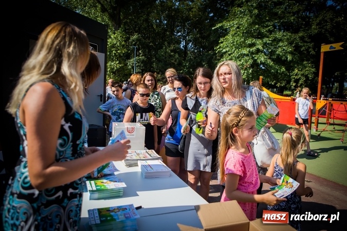 Zdjęcie w galerii na portalu naszraciborz.pl: IV Bajkowy Park. Zapełniliśmy bulwary z plażą. Dziękujemy serdecznie za wspólną zabawę wiadomości z regionu