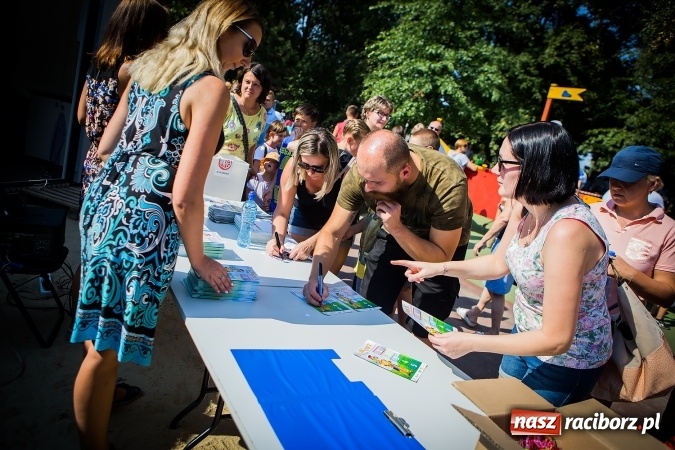 Zdjęcie w galerii na portalu naszraciborz.pl: IV Bajkowy Park. Zapełniliśmy bulwary z plażą. Dziękujemy serdecznie za wspólną zabawę wiadomości z regionu