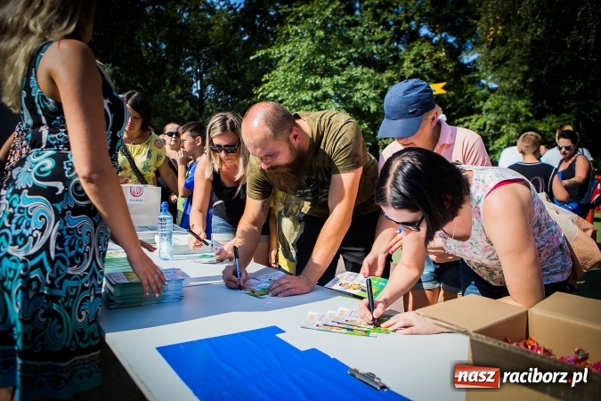 Zdjęcie w galerii na portalu naszraciborz.pl: IV Bajkowy Park. Zapełniliśmy bulwary z plażą. Dziękujemy serdecznie za wspólną zabawę wiadomości z regionu