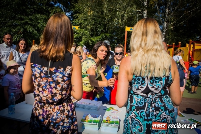Zdjęcie w galerii na portalu naszraciborz.pl: IV Bajkowy Park. Zapełniliśmy bulwary z plażą. Dziękujemy serdecznie za wspólną zabawę wiadomości z regionu