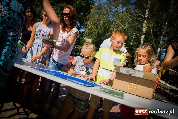Zdjęcie w galerii na portalu naszraciborz.pl: IV Bajkowy Park. Zapełniliśmy bulwary z plażą. Dziękujemy serdecznie za wspólną zabawę wiadomości z regionu