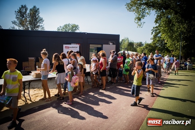 Zdjęcie w galerii na portalu naszraciborz.pl: IV Bajkowy Park. Zapełniliśmy bulwary z plażą. Dziękujemy serdecznie za wspólną zabawę wiadomości z regionu