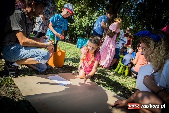 Zdjęcie w galerii na portalu naszraciborz.pl: IV Bajkowy Park. Zapełniliśmy bulwary z plażą. Dziękujemy serdecznie za wspólną zabawę wiadomości z regionu