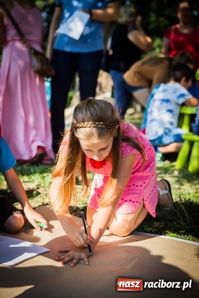 Zdjęcie w galerii na portalu naszraciborz.pl: IV Bajkowy Park. Zapełniliśmy bulwary z plażą. Dziękujemy serdecznie za wspólną zabawę wiadomości z regionu