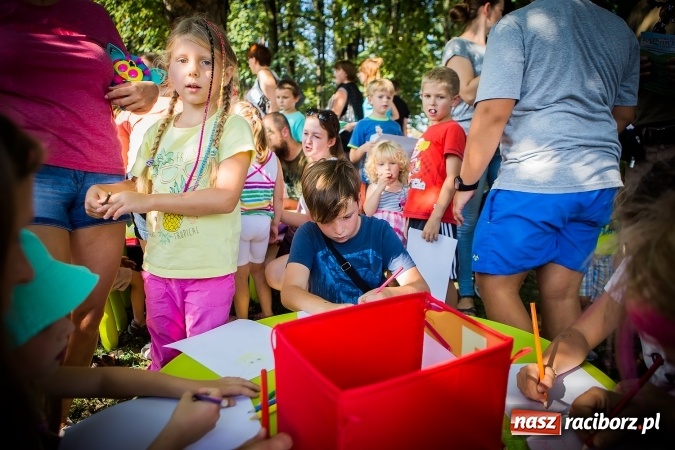 Zdjęcie w galerii na portalu naszraciborz.pl: IV Bajkowy Park. Zapełniliśmy bulwary z plażą. Dziękujemy serdecznie za wspólną zabawę wiadomości z regionu