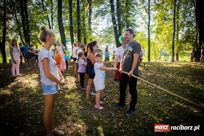 Zdjęcie w galerii na portalu naszraciborz.pl: IV Bajkowy Park. Zapełniliśmy bulwary z plażą. Dziękujemy serdecznie za wspólną zabawę wiadomości z regionu