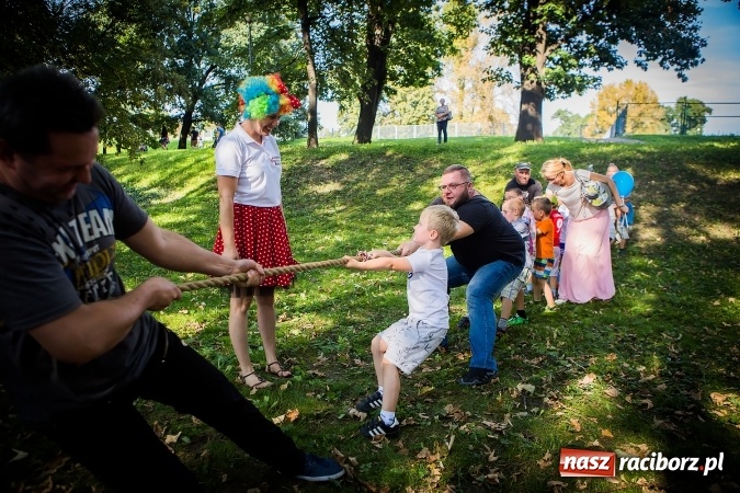Zdjęcie w galerii na portalu naszraciborz.pl: IV Bajkowy Park. Zapełniliśmy bulwary z plażą. Dziękujemy serdecznie za wspólną zabawę wiadomości z regionu