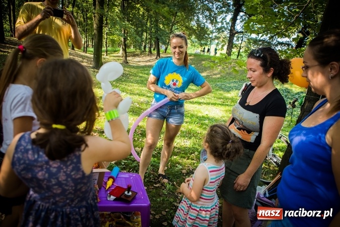 Zdjęcie w galerii na portalu naszraciborz.pl: IV Bajkowy Park. Zapełniliśmy bulwary z plażą. Dziękujemy serdecznie za wspólną zabawę wiadomości z regionu