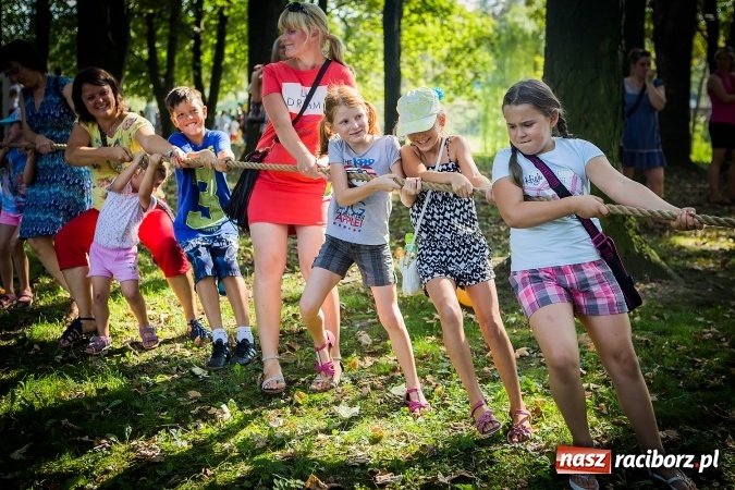Zdjęcie w galerii na portalu naszraciborz.pl: IV Bajkowy Park. Zapełniliśmy bulwary z plażą. Dziękujemy serdecznie za wspólną zabawę wiadomości z regionu