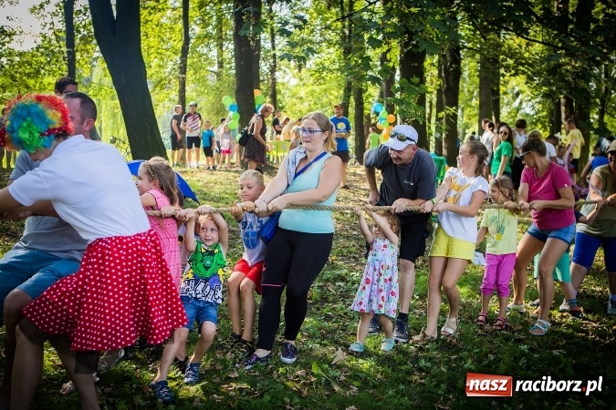 Zdjęcie w galerii na portalu naszraciborz.pl: IV Bajkowy Park. Zapełniliśmy bulwary z plażą. Dziękujemy serdecznie za wspólną zabawę wiadomości z regionu