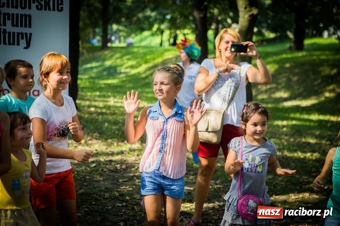 Zdjęcie w galerii na portalu naszraciborz.pl: IV Bajkowy Park. Zapełniliśmy bulwary z plażą. Dziękujemy serdecznie za wspólną zabawę wiadomości z regionu
