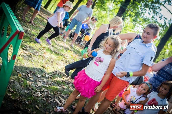 Zdjęcie w galerii na portalu naszraciborz.pl: IV Bajkowy Park. Zapełniliśmy bulwary z plażą. Dziękujemy serdecznie za wspólną zabawę wiadomości z regionu
