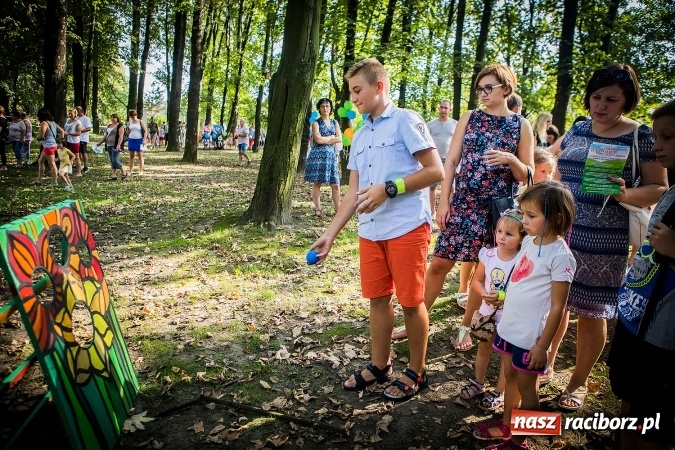 Zdjęcie w galerii na portalu naszraciborz.pl: IV Bajkowy Park. Zapełniliśmy bulwary z plażą. Dziękujemy serdecznie za wspólną zabawę wiadomości z regionu