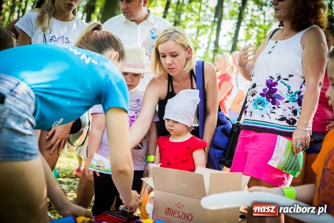 Zdjęcie w galerii na portalu naszraciborz.pl: IV Bajkowy Park. Zapełniliśmy bulwary z plażą. Dziękujemy serdecznie za wspólną zabawę wiadomości z regionu